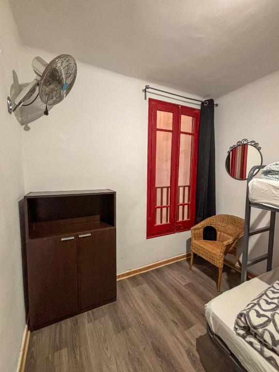 Postel nebo postele na pokoji v ubytování Tarragona Hostel