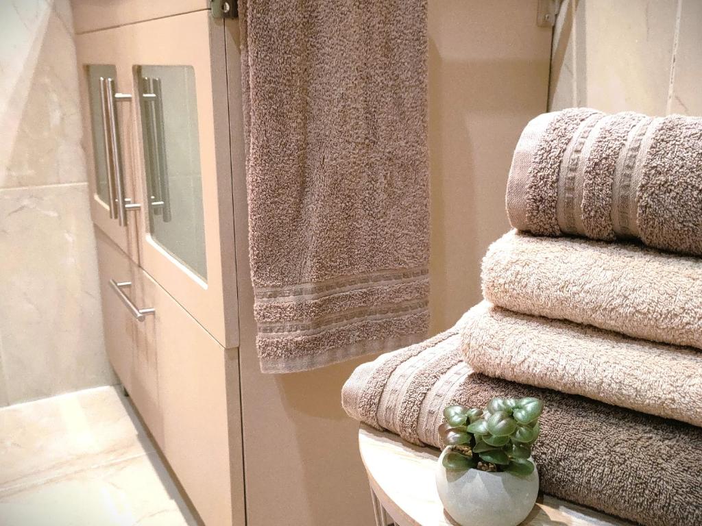A bathroom at Luminoso apartamento en SALOU con TERRAZA y PARQUE INFANTIL IDEAL FAMILIAS