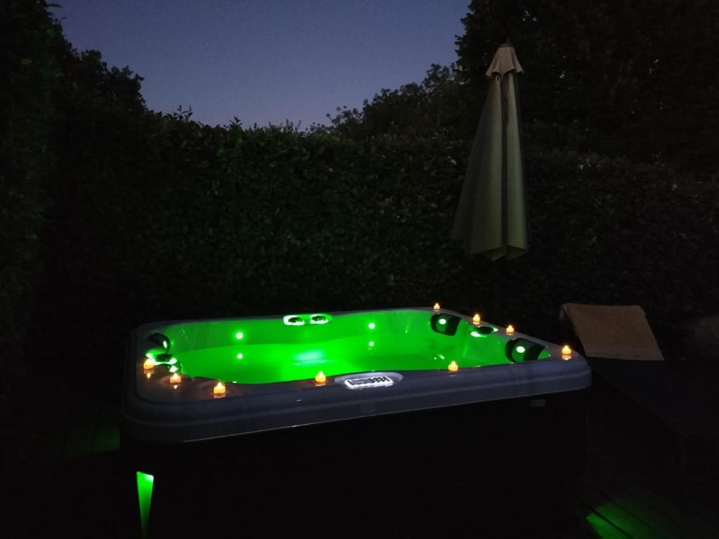 Φωτογραφία από το άλμπουμ του Le SPA d'Adélaïde son jacuzzi privé σε Andillac