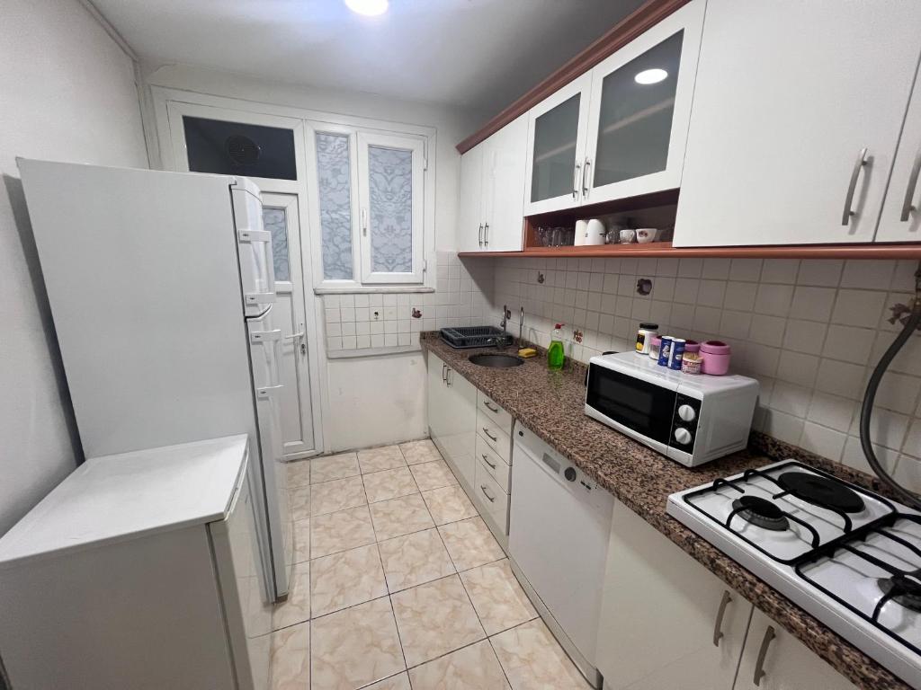 A kitchen or kitchenette at Cityline1