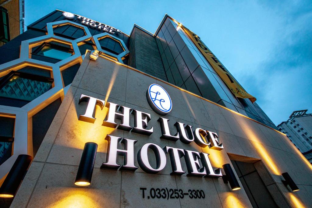 Certifikát, hodnocení, plakát nebo jiný dokument vystavený v ubytování Luce Hotel