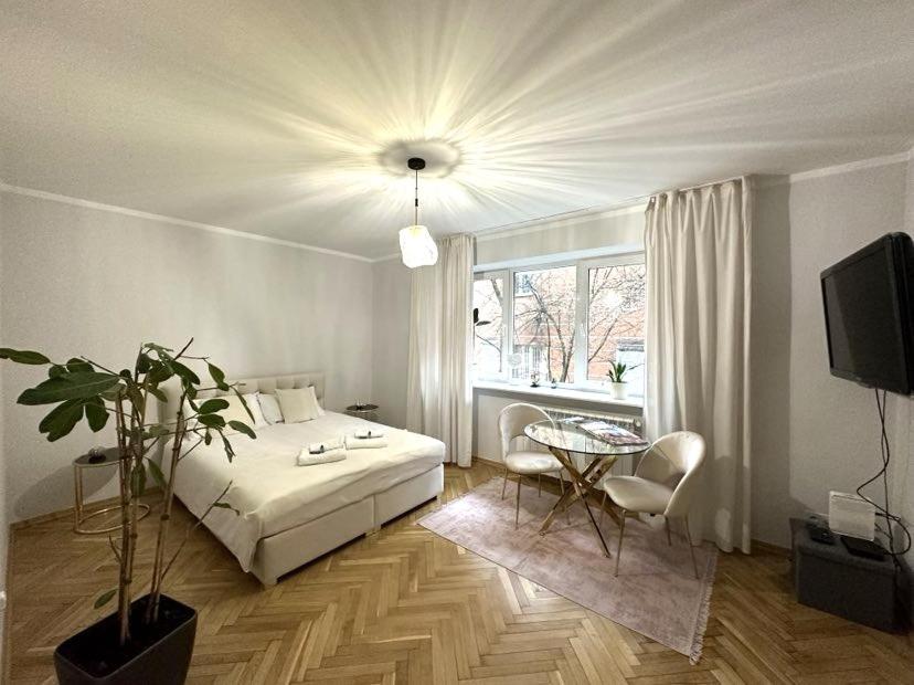 Ένα ή περισσότερα κρεβάτια σε δωμάτιο στο Art Deco Apartment