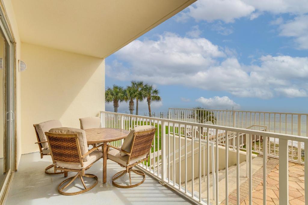 Oceanfront Pensacola Condo with Patio and Beach Access, Perdido Key (updated prices 2024)