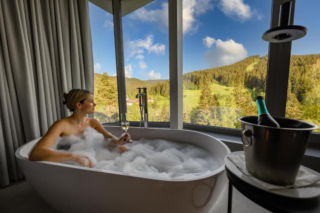 Nespecifikovaný výhled na hory nebo výhled na hory při pohledu z hotelu