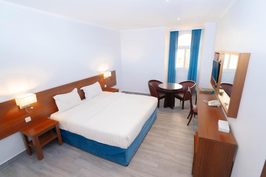 OYO 167 DAR AL RAIES HOTEL