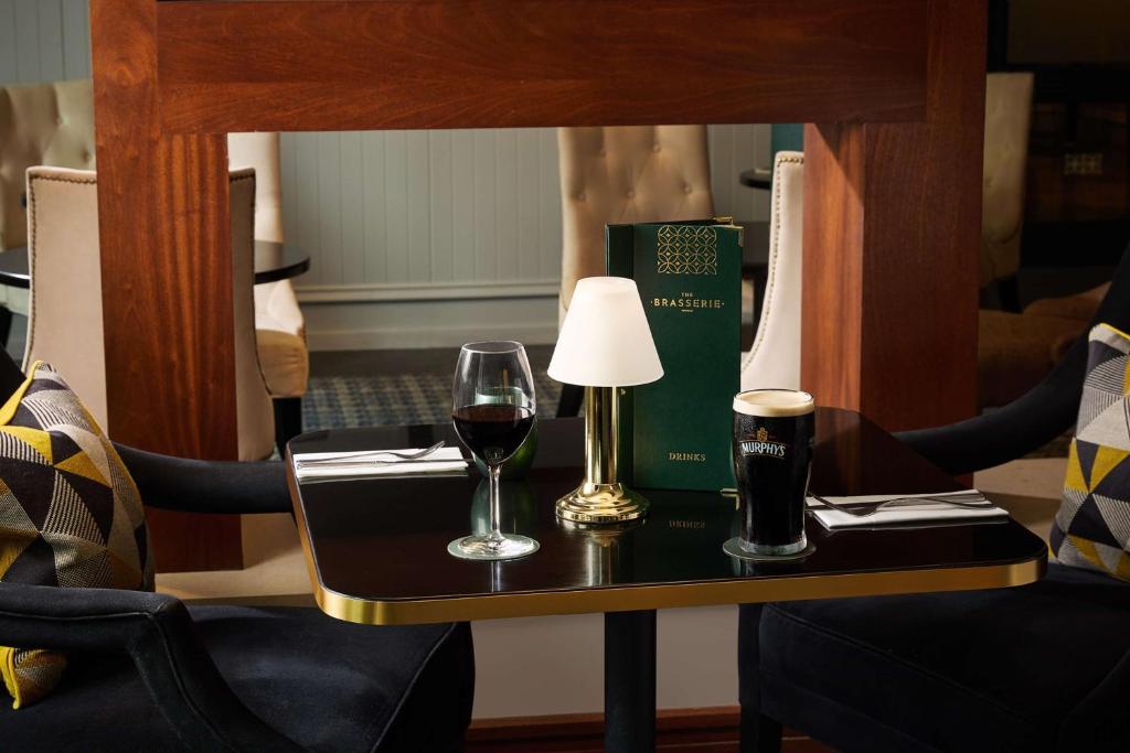 Posezení v ubytování Radisson BLU Hotel & Spa, Little Island Cork