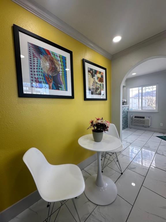 Posezení v ubytování Signature Inn Winnemucca