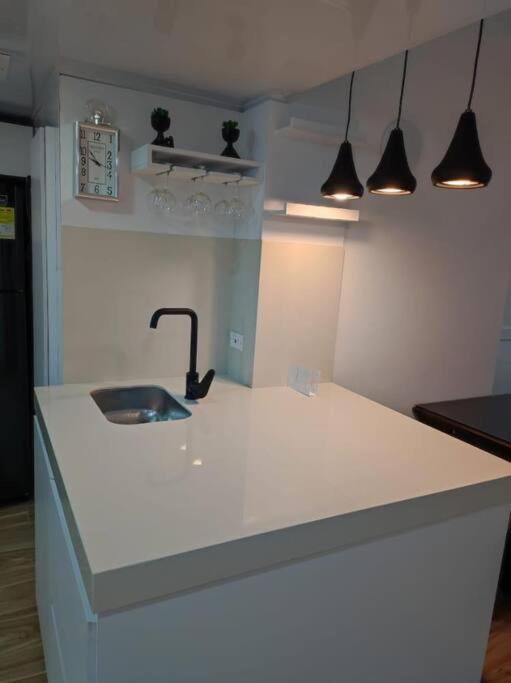 Kuchyň nebo kuchyňský kout v ubytování Apartamentos Top Hansa Alfrente de la playa