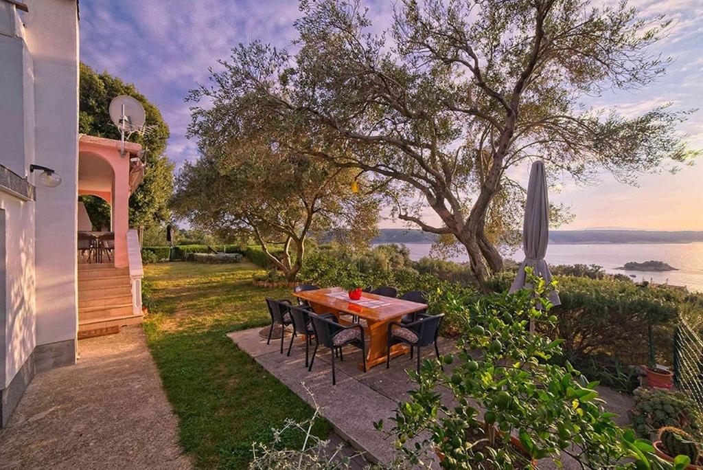 Apartments with parking space Supetarska Draga - Gonar, Rab - 22586