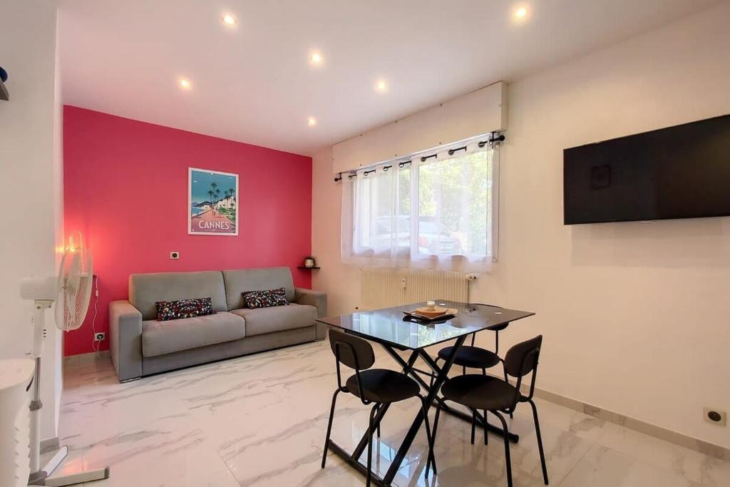 Photo de la galerie de l'établissement LES DAUPHINS - Charming studio in the heart of Basse Californie, à Cannes