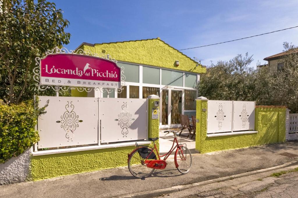 Jízda na kole v ubytování Locanda Del Picchio nebo okolí