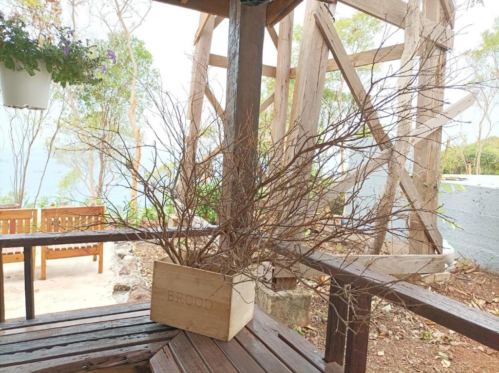 Balkón nebo terasa v ubytování Parinya Hill Homestay & Cafe Koh Larn