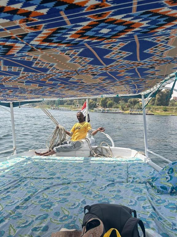 Vaade paatelamu lähedal voolavale jõele