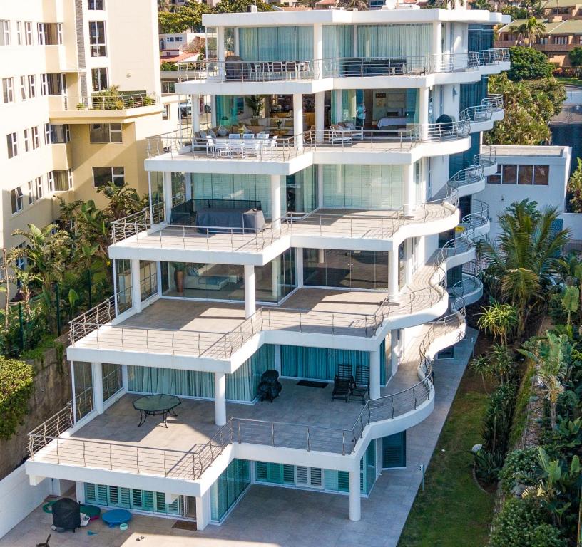 The Designers Went 'Off Grid' for This Clerkenwell Penthouse Apartment ...