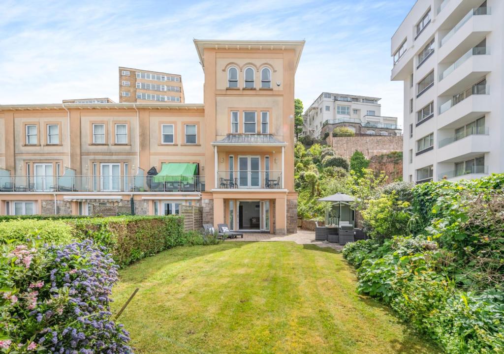 10 Riviera, Torquay (updated prices 2024)