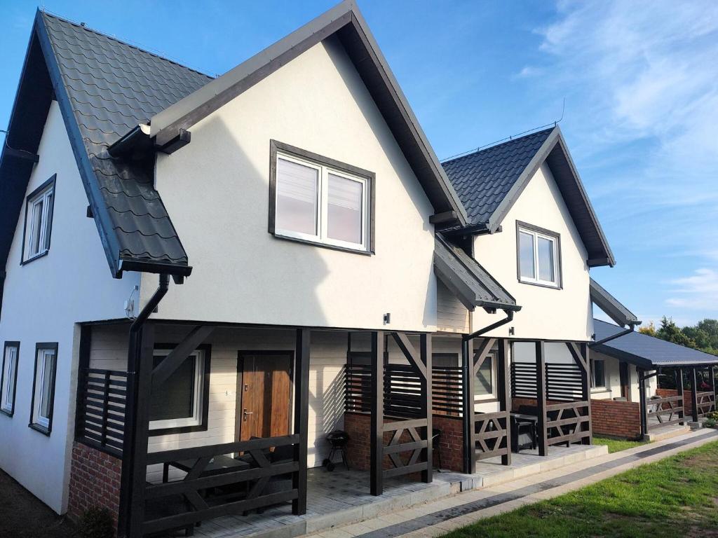 Το κτήριο όπου στεγάζεται  η παραθεριστική κατοικία