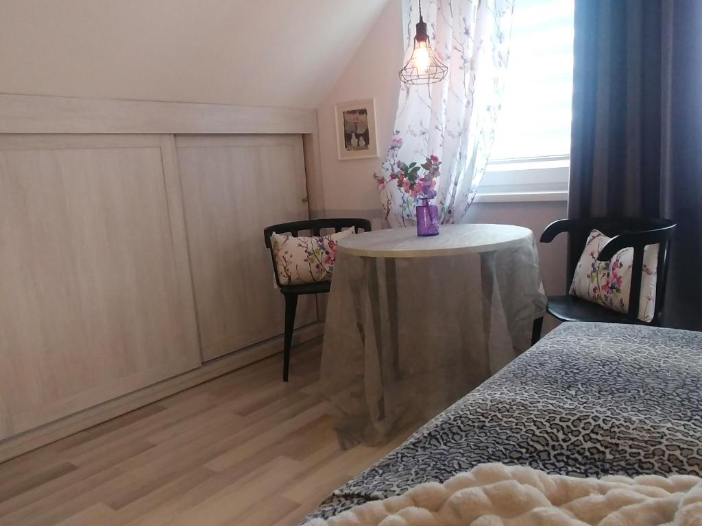 Willa AXLA z werandą ogrodem i parkingiem - 7