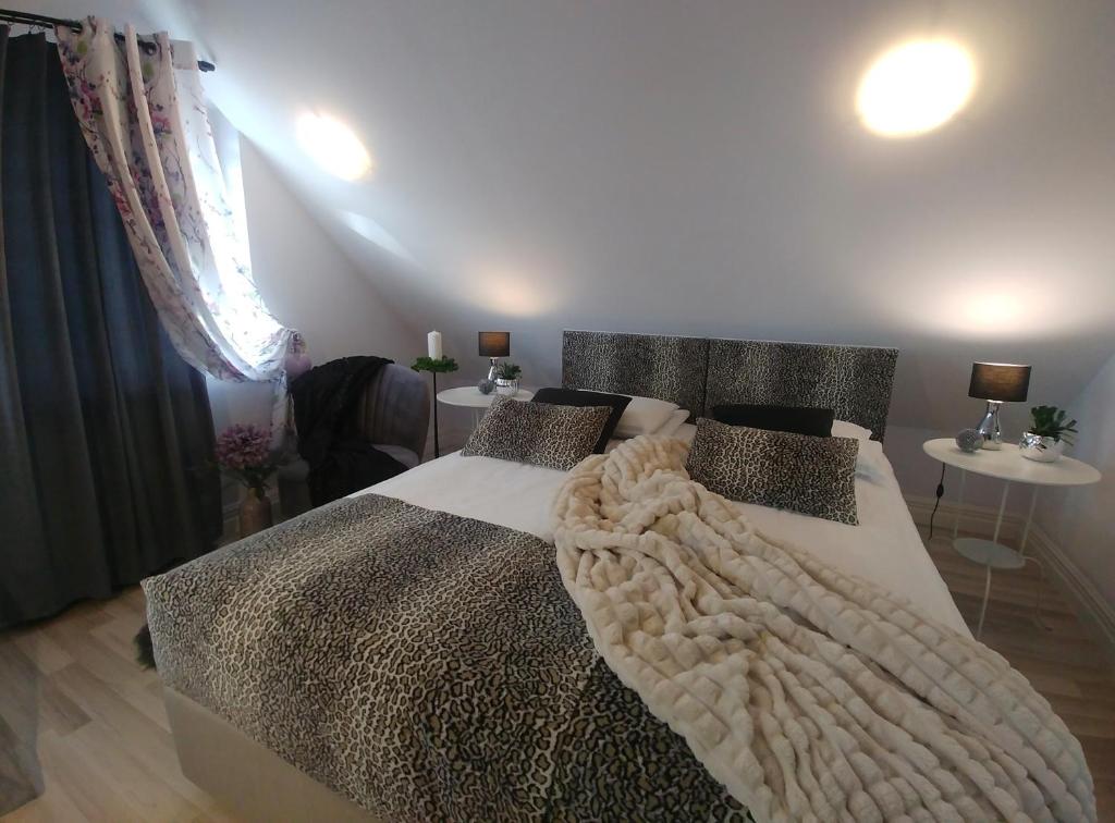 Willa AXLA z werandą ogrodem i parkingiem - 5