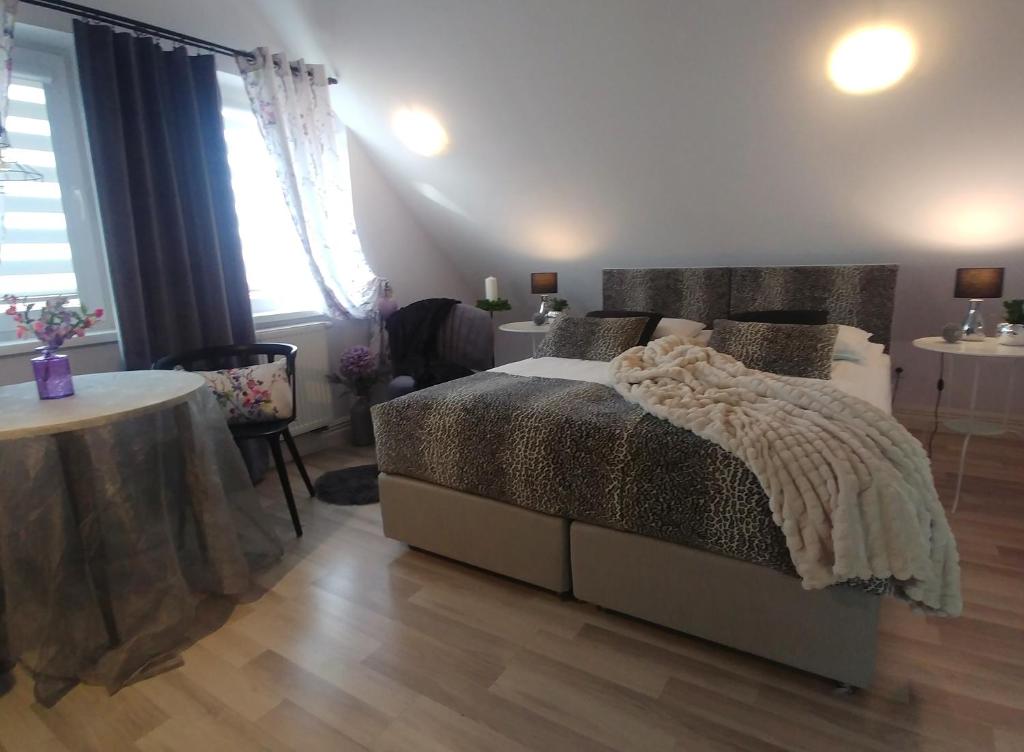 Willa AXLA z werandą ogrodem i parkingiem - 2