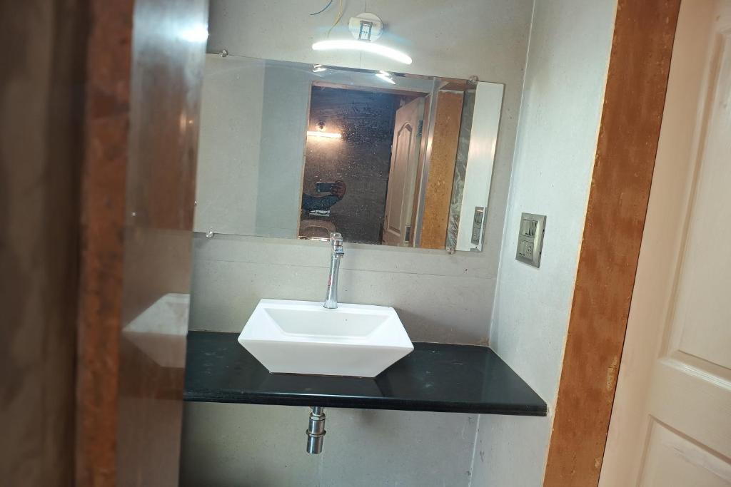 Nirva The Cottage Resort, Kondeshwar Road Badlapur - 带花园的家庭房间