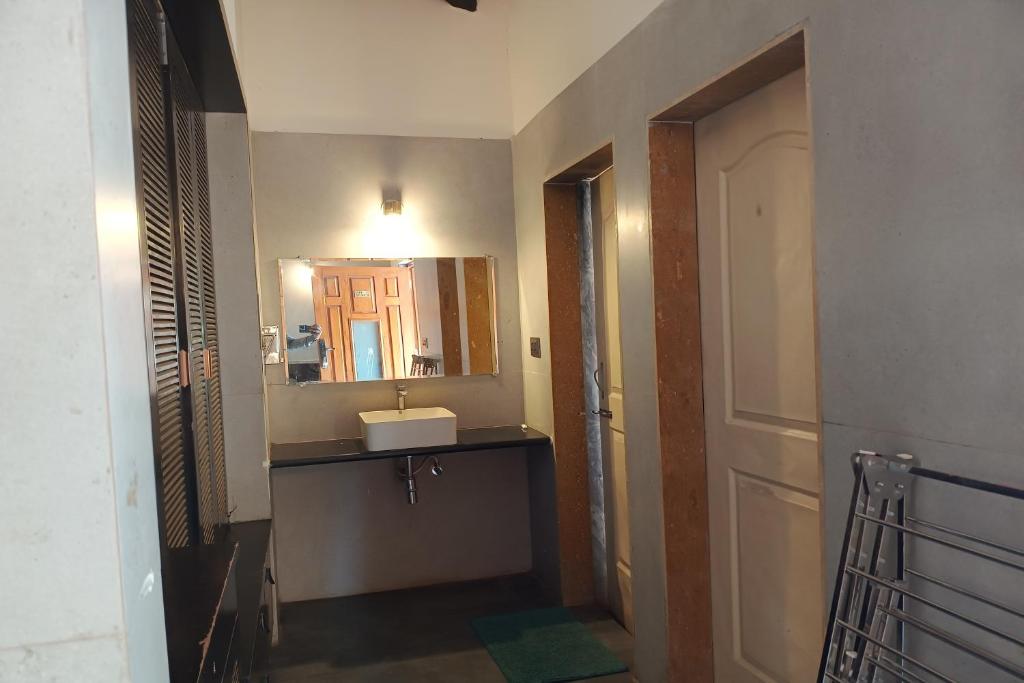Nirva The Cottage Resort, Kondeshwar Road Badlapur - 10床混合宿舍房间