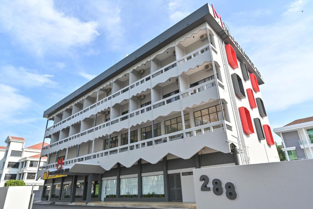 an external view of the hotel at Macalister 288 in George Town