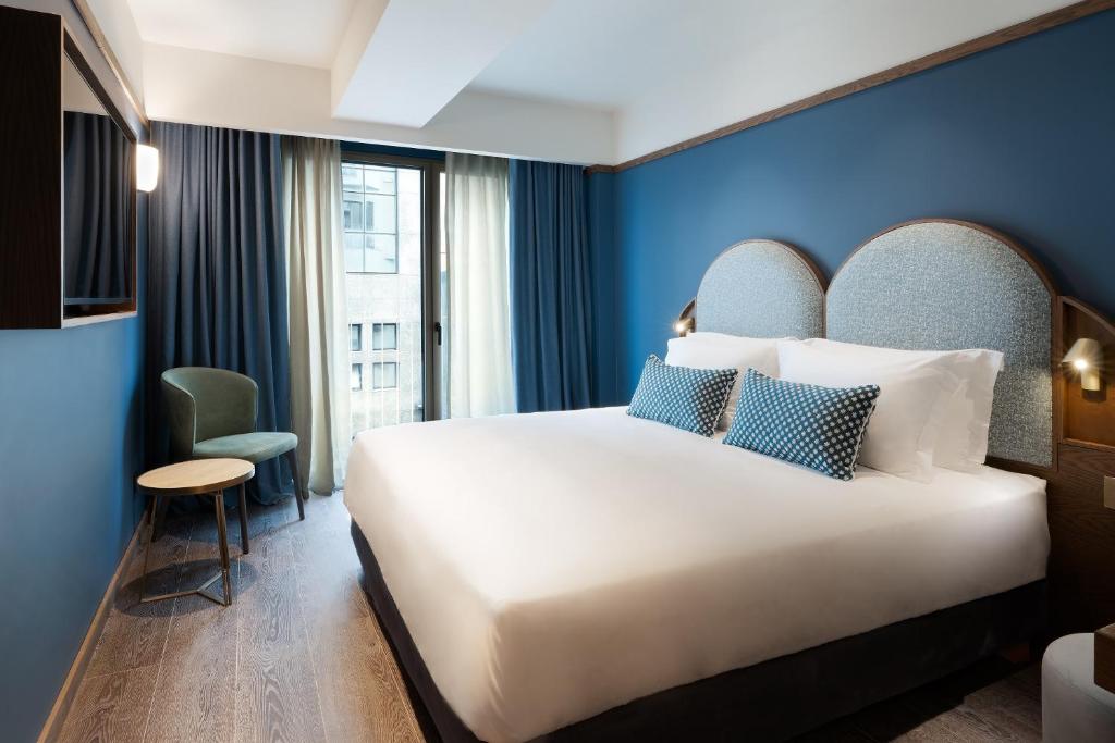 Mitsis N'U Piraeus Port - Resim 7