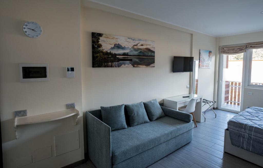 TV a/nebo společenská místnost v ubytování RESIDENCE VILLA ELI