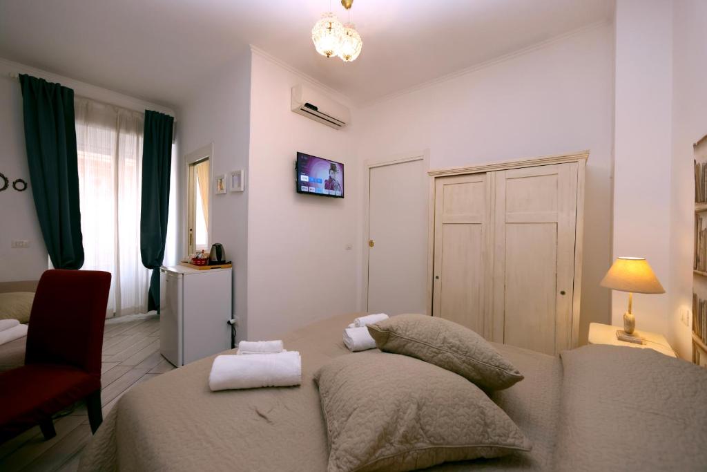 A television and/or entertainment centre at Sivory Rome