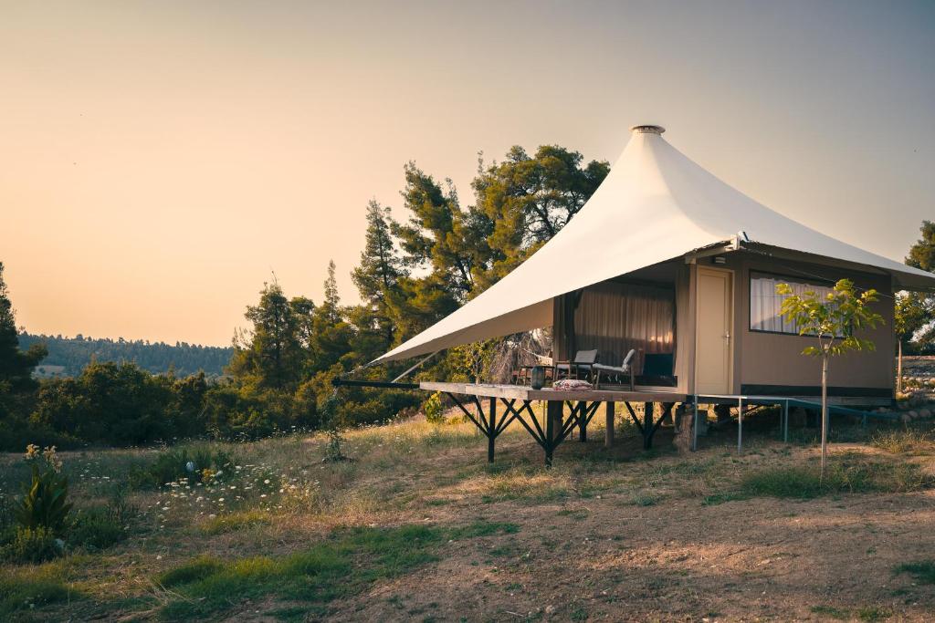 Příroda nedaleko luxury tent