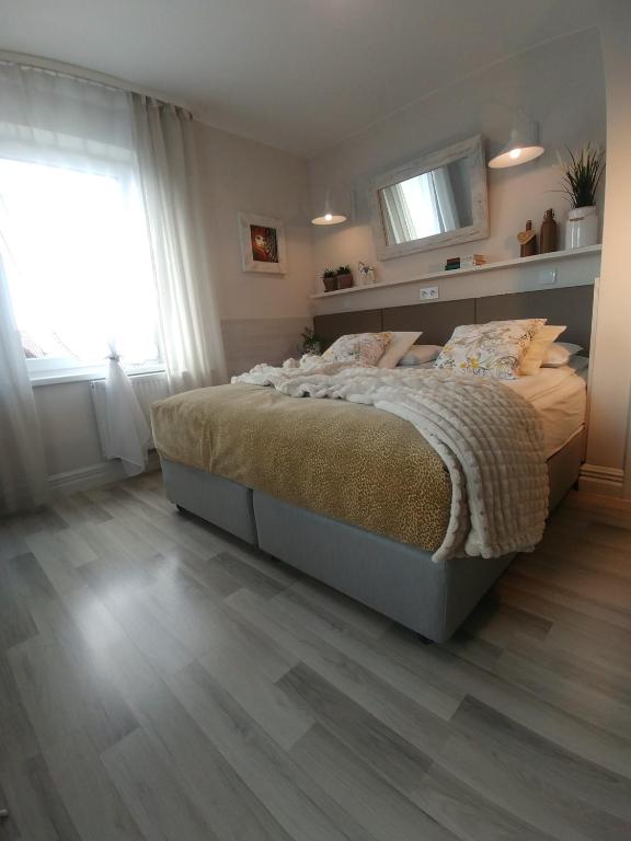 Willa AXLA z werandą ogrodem i parkingiem - 17