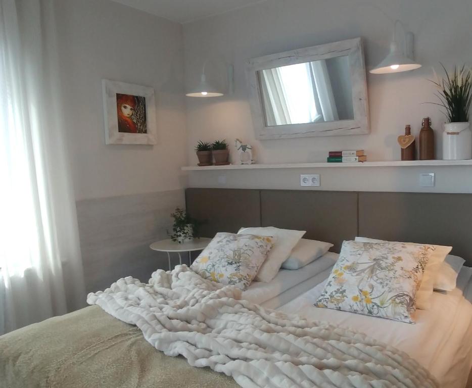 Willa AXLA z werandą ogrodem i parkingiem - 18