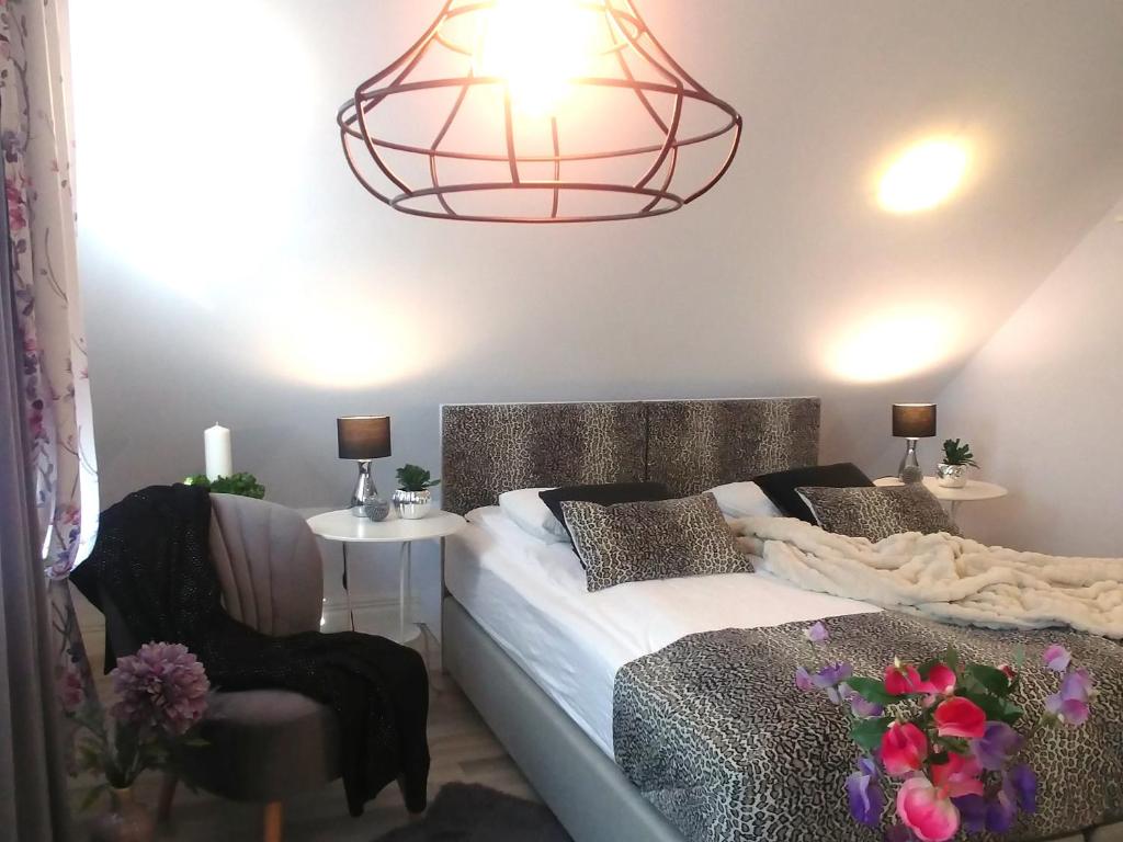 Willa AXLA z werandą ogrodem i parkingiem - 4