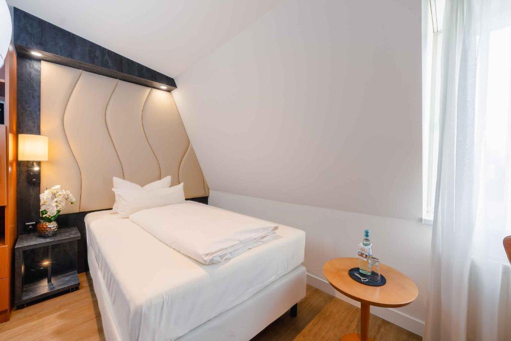 PLAZA INN Köln Pulheim - Standard Single Room