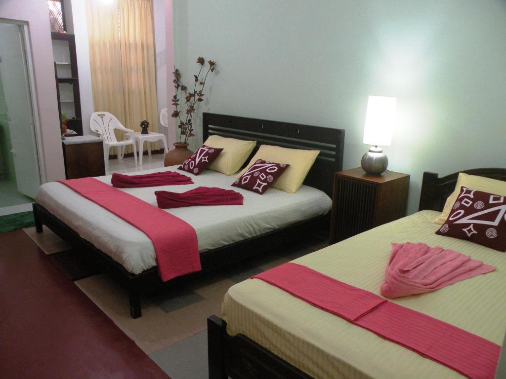 Henderson Airport Residence - 13