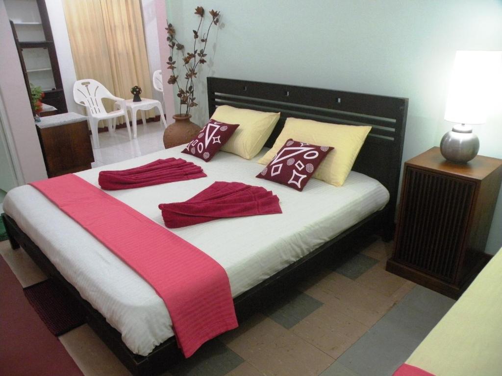 Henderson Airport Residence - 17