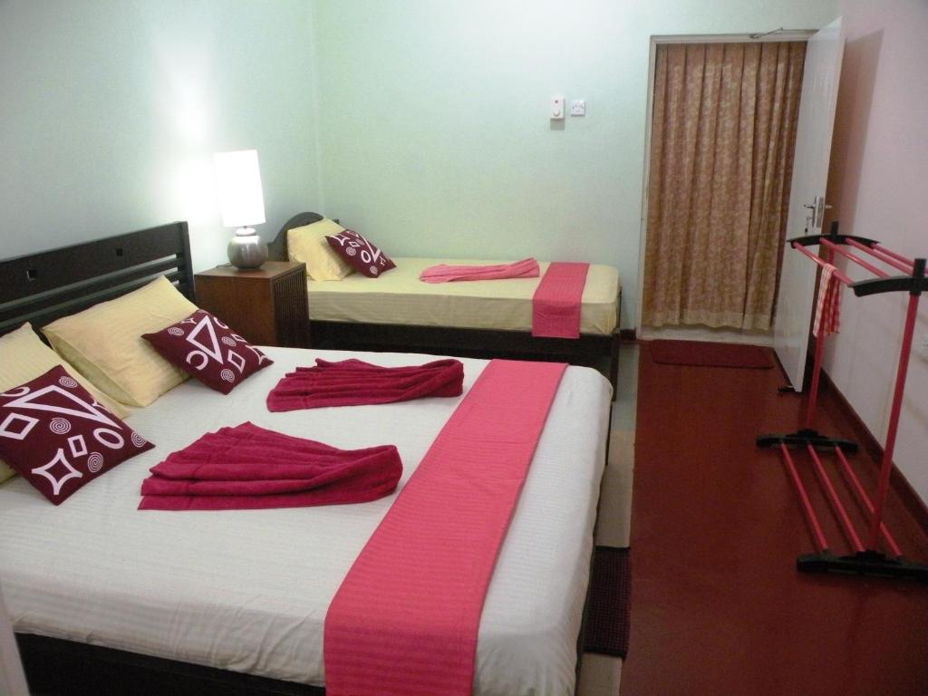 Henderson Airport Residence - 18