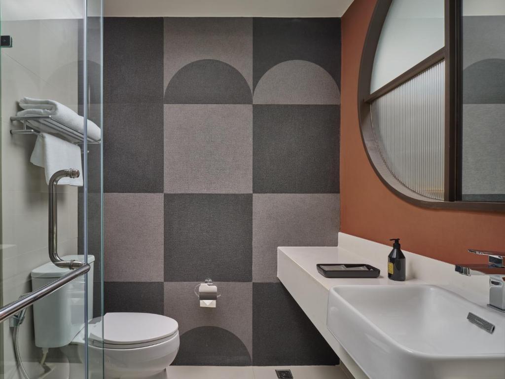 The Quarter Onnut by UHG - Resim 27