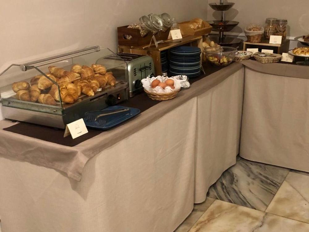 Jídlo v hotelu nebo okolí