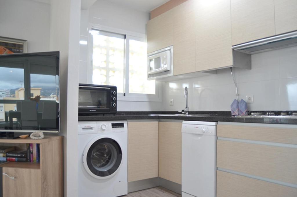 Kép Apartamentos Terrasol SOBRE EL MAR SAN GERARDO szállásáról Torre del Marban a galériában
