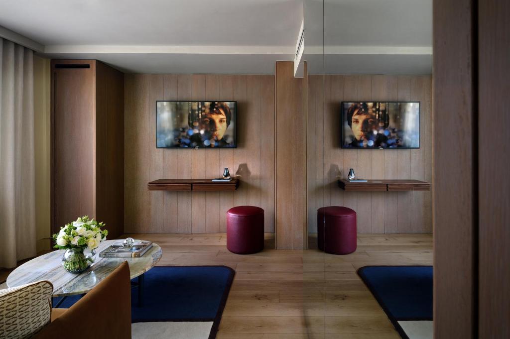 The Hari London - Resim 41