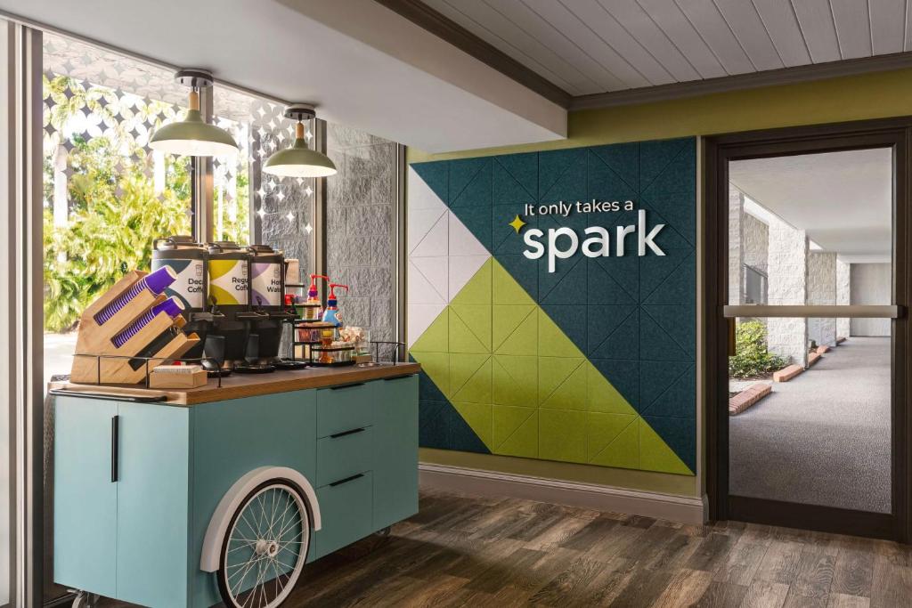 Certifikát, hodnocení, plakát nebo jiný dokument vystavený v ubytování Spark by Hilton Sarasota Siesta Key Gateway
