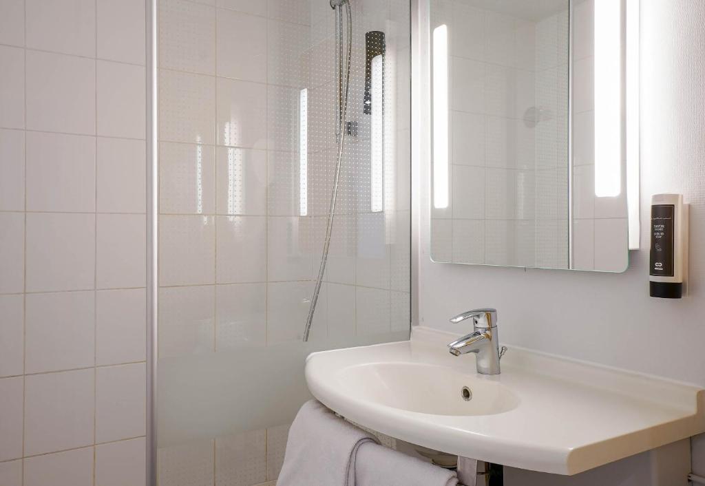 B&B HOTEL Marseille Centre Vieux Port - Resim 11