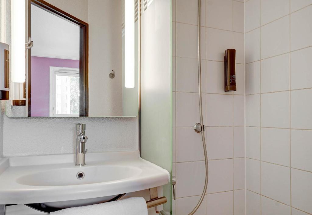 B&B HOTEL Marseille Parc Chanot - Double Room