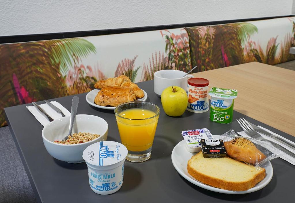 B&B HOTEL Marseille Parc Chanot - Resim 16