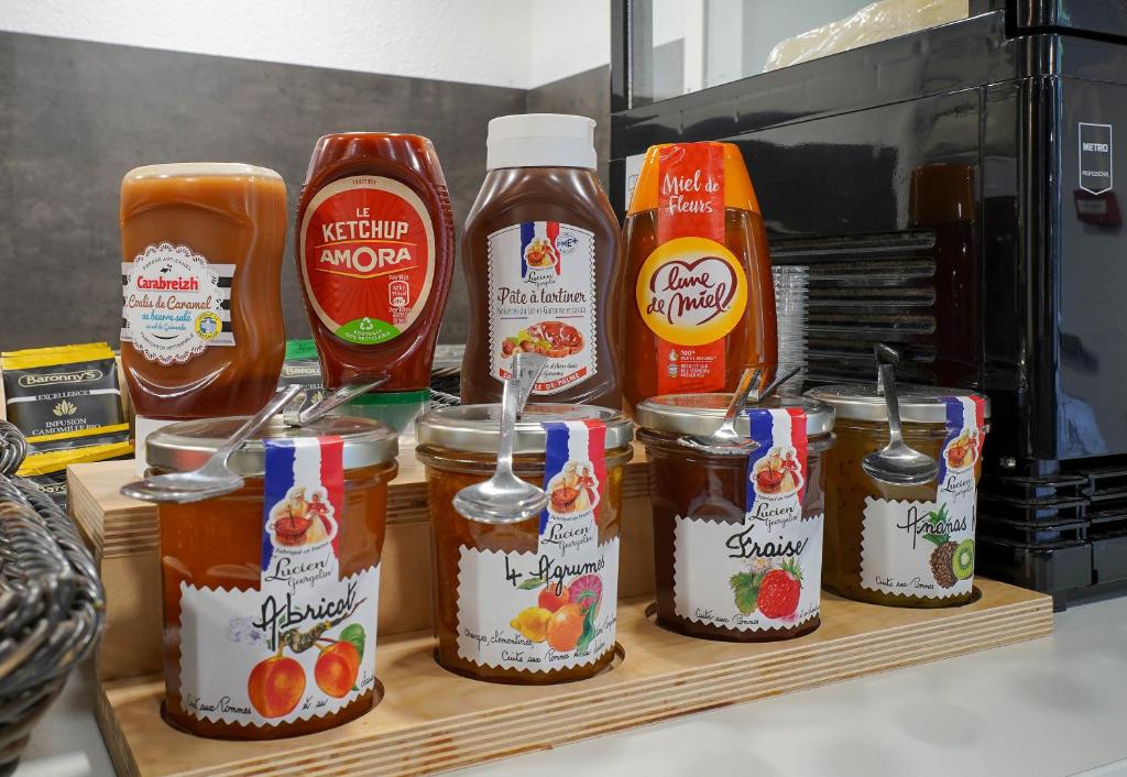 B&B HOTEL Marseille Parc Chanot - Resim 19