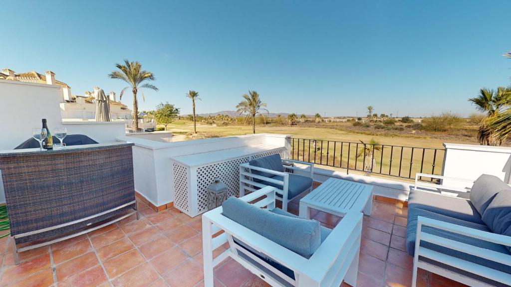 En balkon eller terrasse på Casa Esturion T-A Murcia Holiday Rentals Property
