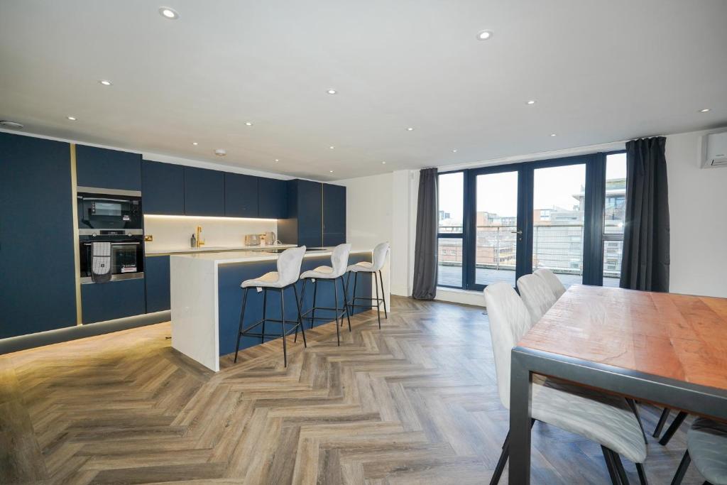 NOVU Apartments Duke Street Liverpool - 两间卧室的高级顶层公寓和露台