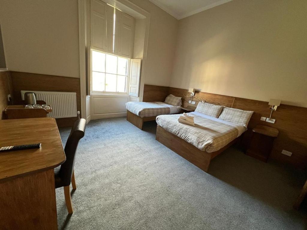 Burntisland House - Deluxe Triple Room