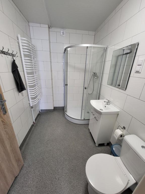 Hostel Atena - Chambre Triple Avec Salle De Bains Commune